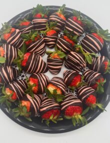 Strawberry Delight Platter (*Available in a variety of Colors)